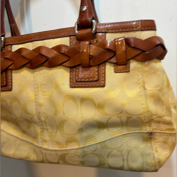 Coach Hampton Signature Yellow Braided
Tote vintage - Picture 6 of 15
